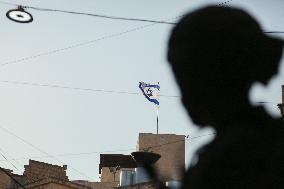 Israeli Army Escorts Settlers - Hebron
