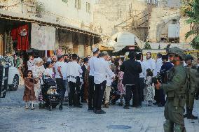 Israeli Army Escorts Settlers - Hebron