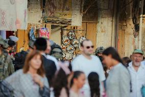 Israeli Army Escorts Settlers - Hebron