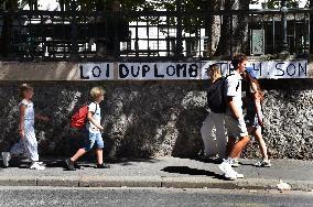 Illustration - Loi Duplomb in Paris - France