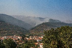 Wind Complicates Fire Extinguishing Efforts in Jarilla Cáceres - Spain