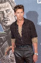 Caught Stealing Premiere - Paris AJ