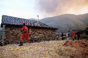 Four active fires, three stabilized and eight under control in Asturias