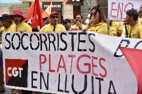 Barcelona Lifeguards Protest After 22-Day Strike - Spain