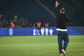 PSG cheers their former goalkeeper Gianluigi Donnarumma - FA