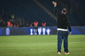PSG cheers their former goalkeeper Gianluigi Donnarumma - FA