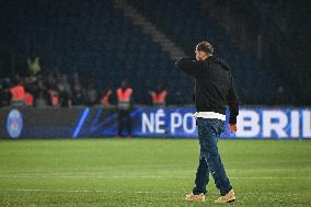 PSG cheers their former goalkeeper Gianluigi Donnarumma - FA