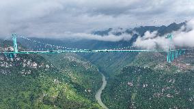 Huajiang Canyon Bridge