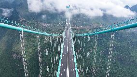 Huajiang Canyon Bridge