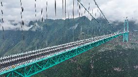 Huajiang Canyon Bridge
