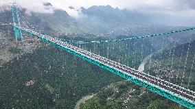 Huajiang Canyon Bridge