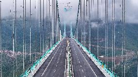 Huajiang Canyon Bridge