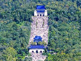 Sun Yat-sen's Mausoleum Tour in Nanjing