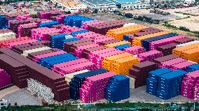 Shandong Free Trade Zone Qingdao Area Container Production Plant
