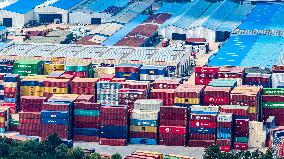 Shandong Free Trade Zone Qingdao Area Container Production Plant