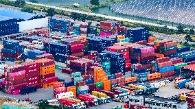 Shandong Free Trade Zone Qingdao Area Container Production Plant