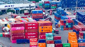 Shandong Free Trade Zone Qingdao Area Container Production Plant