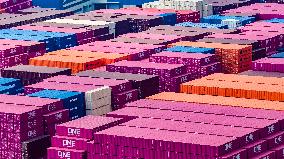 Shandong Free Trade Zone Qingdao Area Container Production Plant