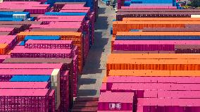 Shandong Free Trade Zone Qingdao Area Container Production Plant