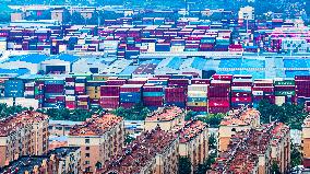 Shandong Free Trade Zone Qingdao Area Container Production Plant