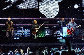 Oasis In Concert - Toronto