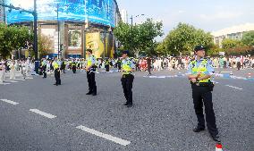 Chinese Teenagers Chasing Stars Phenomenon