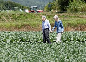 Former Japan emperor, empress in Karuizawa