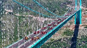 World Tallest Bridge Huajiang Canyon Bridge Load Testing