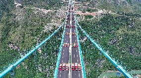 World Tallest Bridge Huajiang Canyon Bridge Load Testing