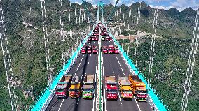 World Tallest Bridge Huajiang Canyon Bridge Load Testing
