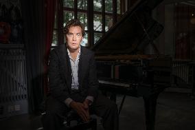 THE HIVES PELLE ALMQVIST