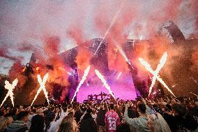 Alan Walker and Steve Aoki concert