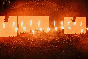 Alan Walker and Steve Aoki concert