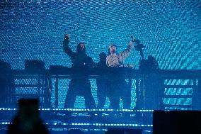 Alan Walker and Steve Aoki concert
