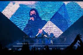 Alan Walker and Steve Aoki concert