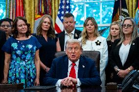 Trump Meets Families Of 13 Us Troops Killed In Afghanistan Withdrawal - DC