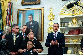 Trump Meets Families Of 13 Us Troops Killed In Afghanistan Withdrawal - DC