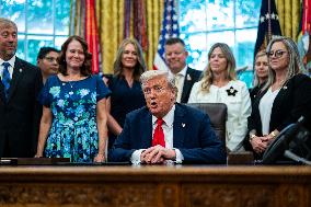 Trump Meets Families Of 13 Us Troops Killed In Afghanistan Withdrawal - DC