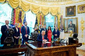 Trump Signs Executive Order In Oval Office - DC