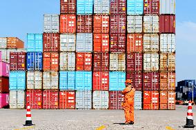 Qingdao Port Foreign Trade Container