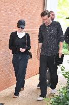 Venise Emma Stone Airport Arrivals JR