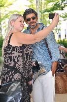 Venise Pierfrancesco Favino Airport Arrivals JR