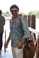 Venise Pierfrancesco Favino Airport Arrivals JR