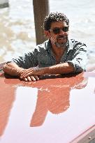 Venise Pierfrancesco Favino Airport Arrivals JR