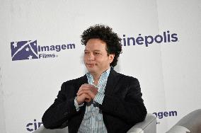 Dreams Press Conference - Mexico