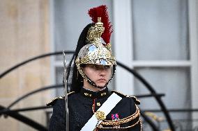 Emmanuel Macron welcomes Bassirou Diomaye Faye at the Elysee FA
