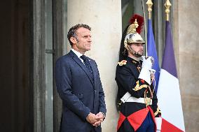 Emmanuel Macron welcomes Bassirou Diomaye Faye at the Elysee FA