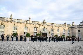 Emmanuel Macron welcomes Bassirou Diomaye Faye at the Elysee FA