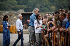 Royals Visit Fire-Affected Areas In Lake Sanabria