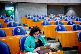 House of Representatives Meets on NSC departure - The Hague